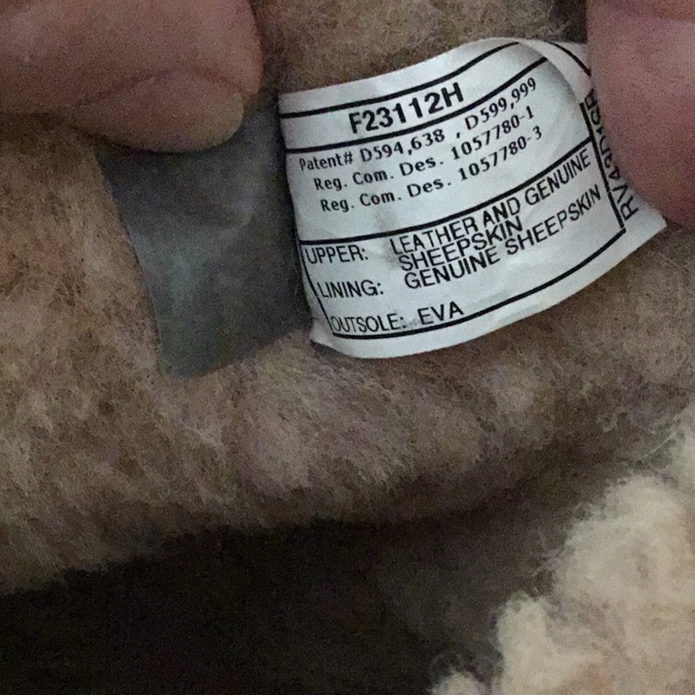 Ugg Bailey Button - image 6